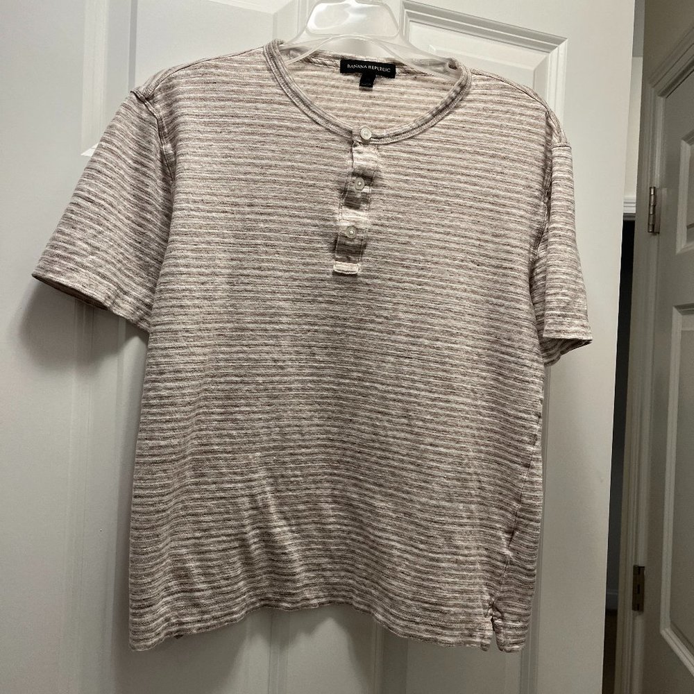 Shirt – by Banana Republic Size M, short sleeve